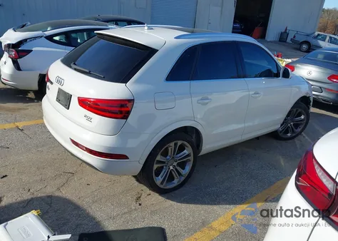 2015 Audi Q3 2.0T Premium Plus z USA, uszkodzony, nr VIN WA1EFCFS0FR002389
